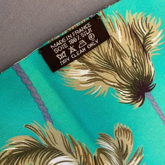 Authentic Hermes discontinued Maxi Twilly - Picture 3 of 7